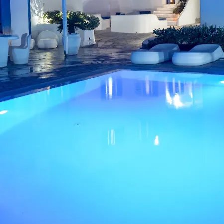 别墅 Capari Maisonette With Shared Pool